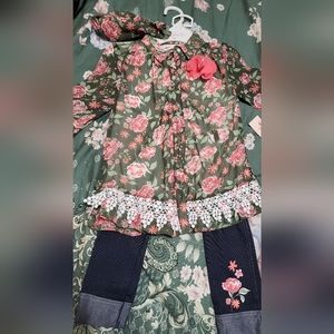 Macys Girls 2 Piece Set with Accessory